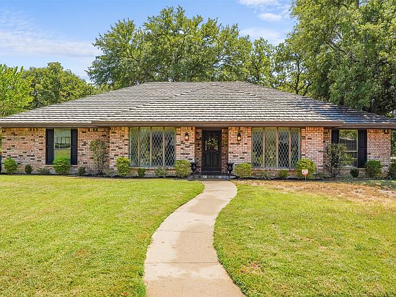 2nd image of 2323 Brookside Dr