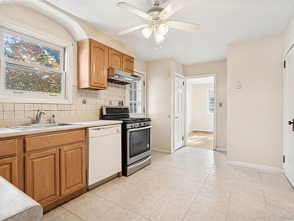4th image of 97 Wescott Boulevard