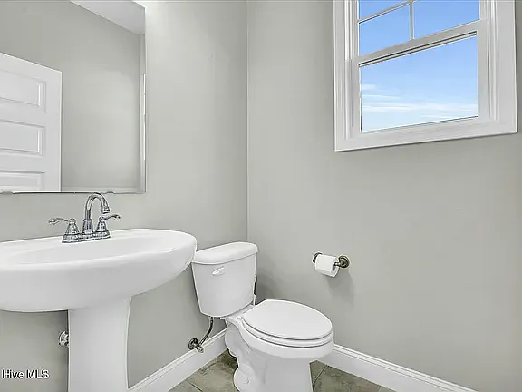 1319 Teddy Rd — Photo 17