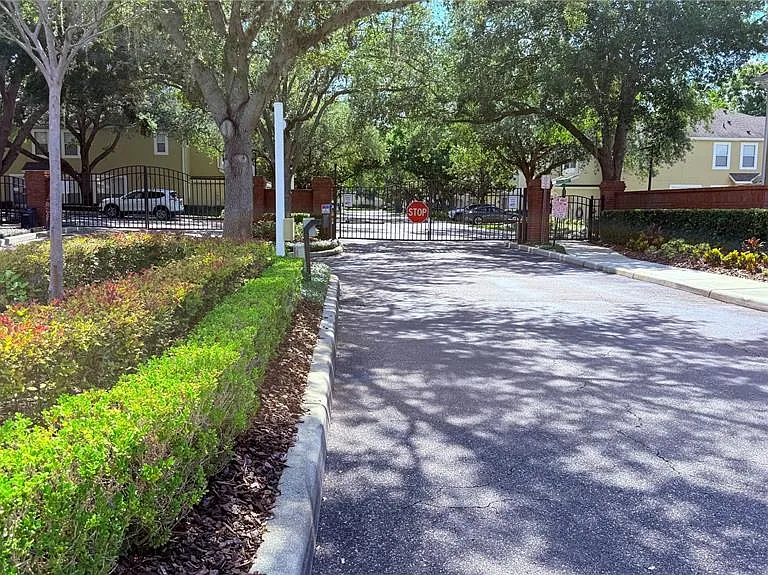 2529 Galliano Cir — Photo 36