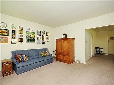2nd image of 7036 N Keeler Ave