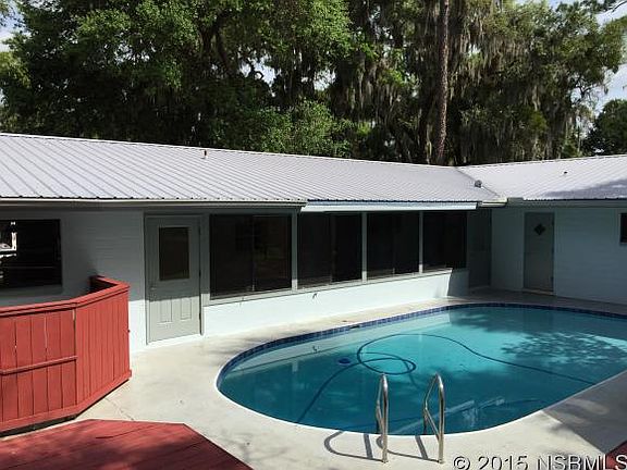 2nd image of 215 Sandy Ln
