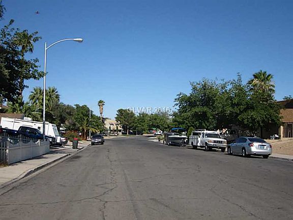 2nd image of 2471 Palora Ave