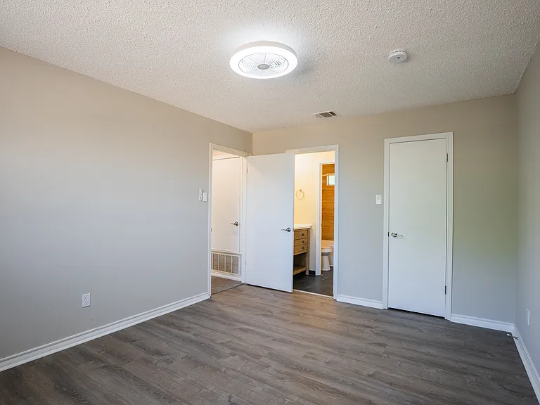 9914 Ardash Ln — Photo 17