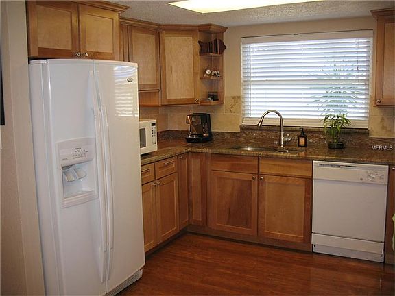 5th image of 3801 Holiday Lake Dr