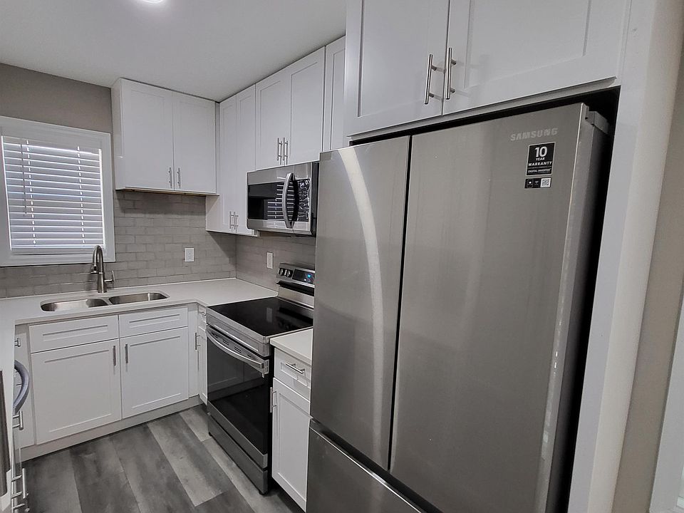 1st image of 524 S Beltline Blvd #3