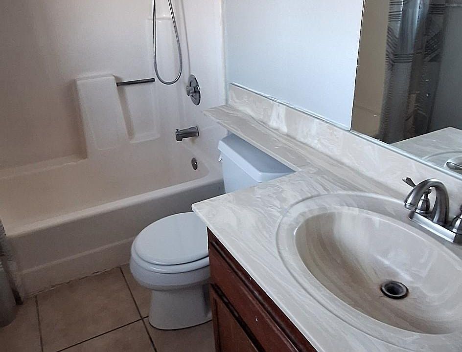 2nd image of 4280 Highland Ave APT 4