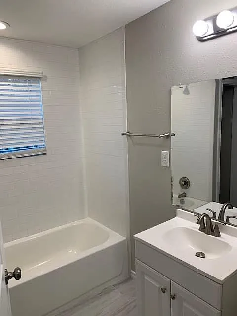 1 bed, 719 sqft, $925 — Photo 2