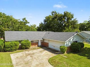 2420 Sunkist Country Club Rd, Biloxi, MS 39532