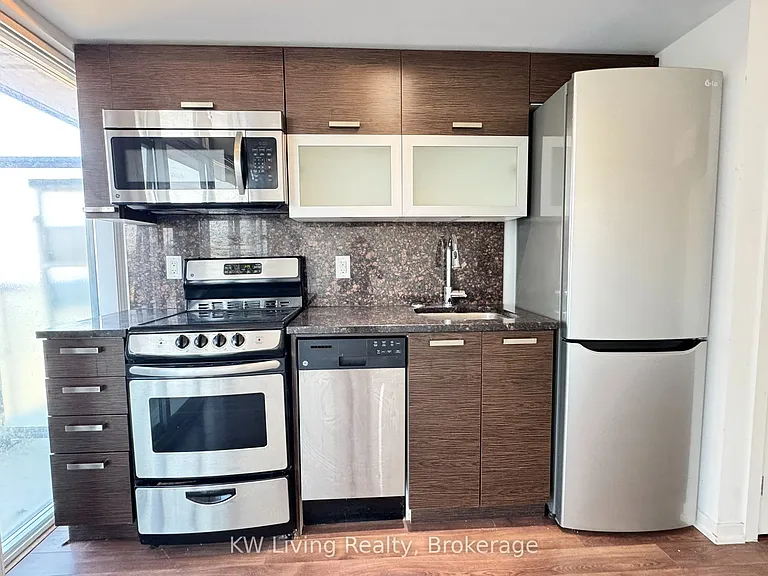 36 Lisgar St #1011E — Photo 9