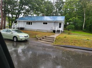 8 5th St, Mexico, ME 04257