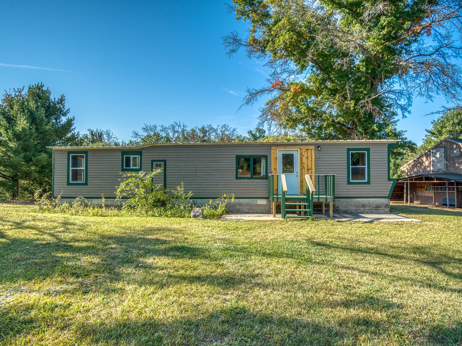 miyu＊③ 23793 Gates Rd, Howard City, MI 49329 | Zillow
