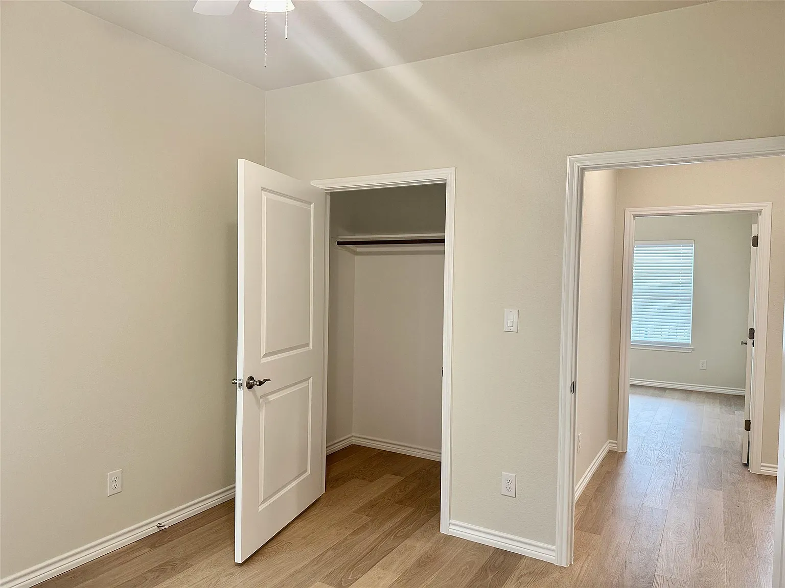 3 bed, 2.0 bath, 1550 sqft, $1,555 — Photo 4