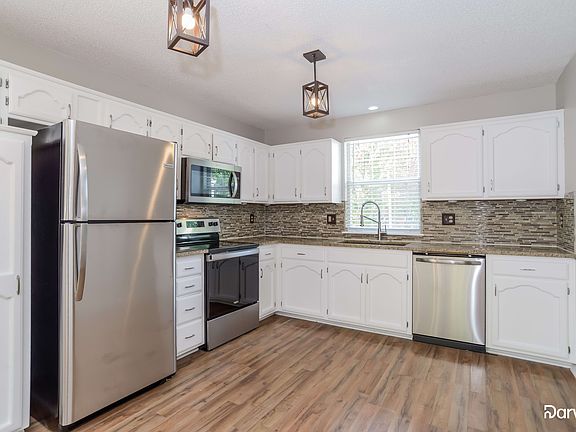 3rd image of 217 SE Topaz Dr