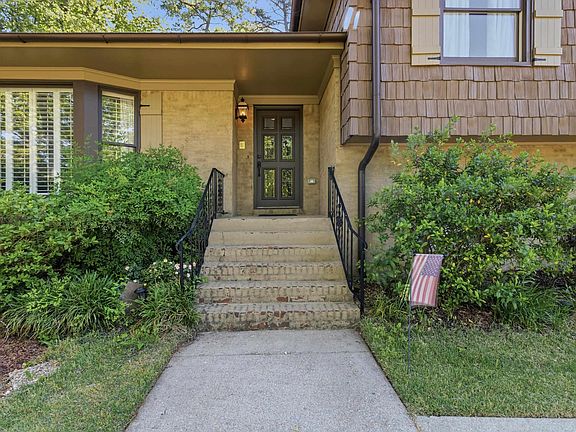 2nd image of 3223 Cornwall Dr