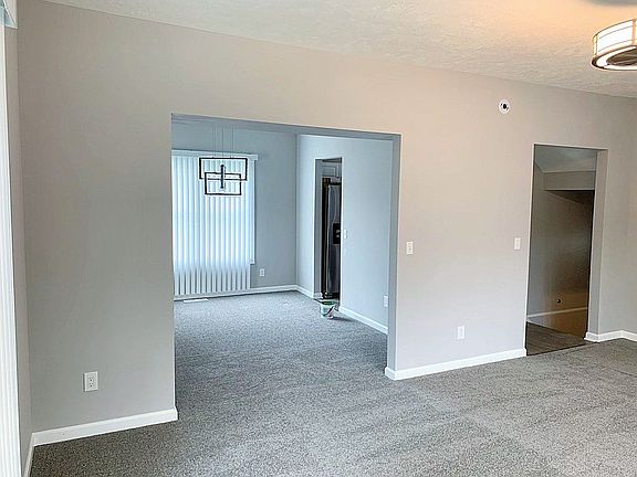 4th image of 10613 Bernard Ave