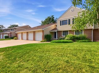 938 Hidden Lake Dr #938, Buffalo Grove, IL 60089