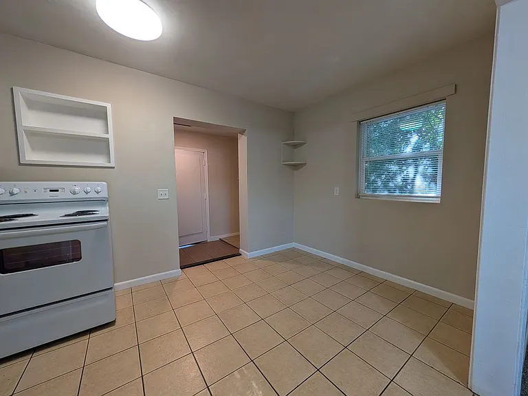 2117 Jammes Rd — Photo 4