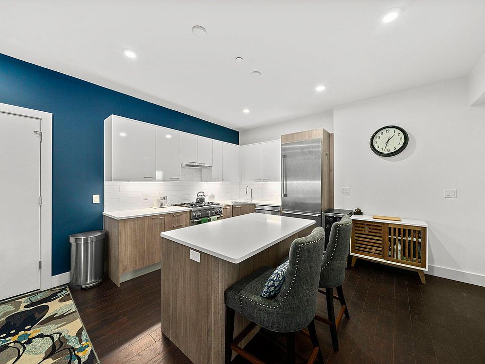 1st image of 410 W Broadway Unit 503