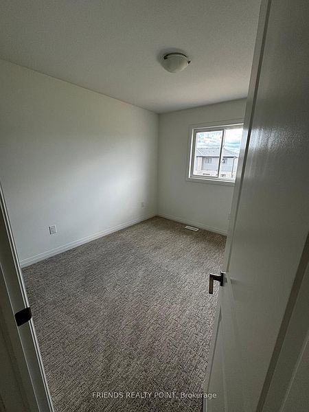 Pelham Townhouse for rent - 3 Bedrooms — photo 14