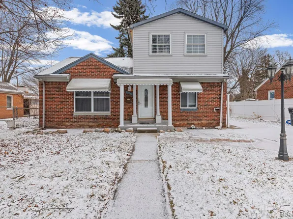 29288 Park St, Roseville, MI 48066