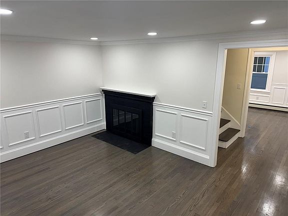 4th image of 45 Metropolitan Park Dr