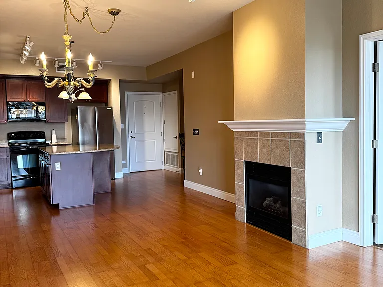 640 11th St #303 — Photo 2