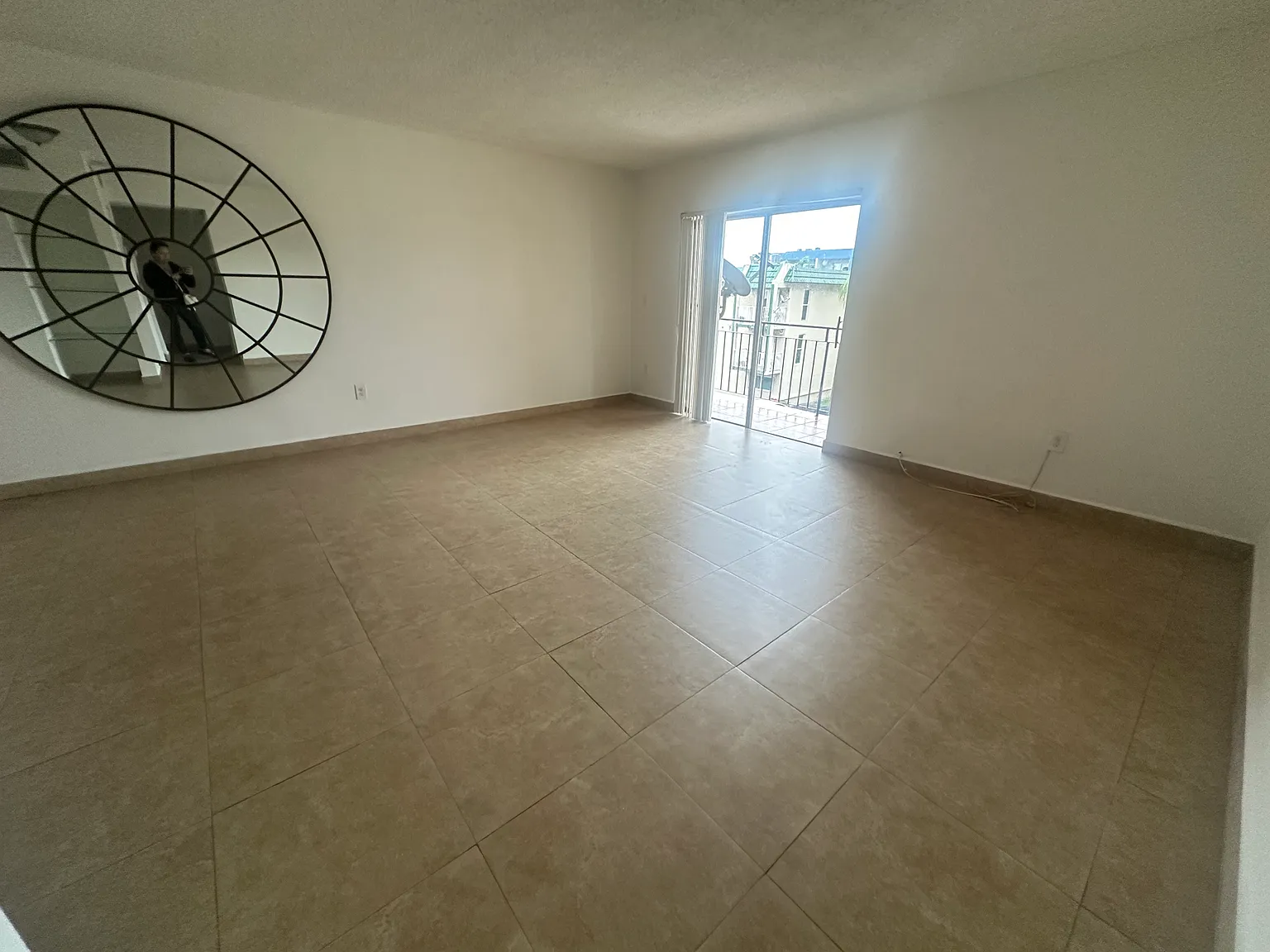 2 bed, 1.5 bath, 943 sqft, $2,200 — Photo 2