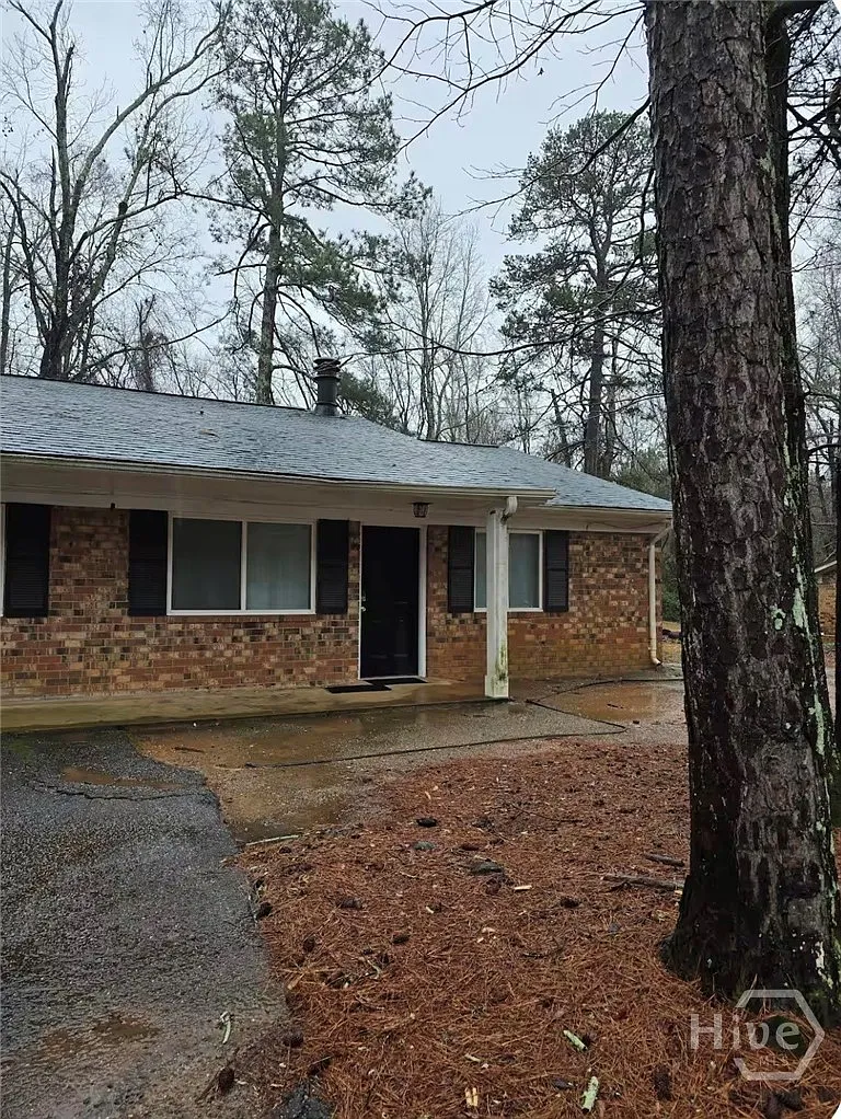 2 bed, 1.0 bath, 880 sqft, $1,300 — Photo 1