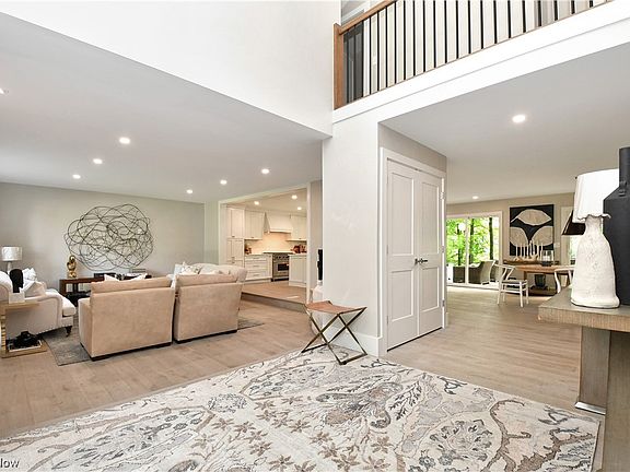 3rd image of 114 Southwyck Dr