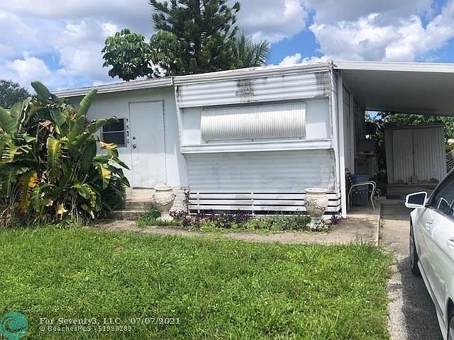1st image of 5530 Lagoon Dr