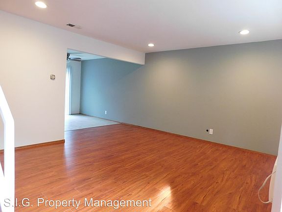 3rd image of 2501 N Glenoaks Blvd APT A