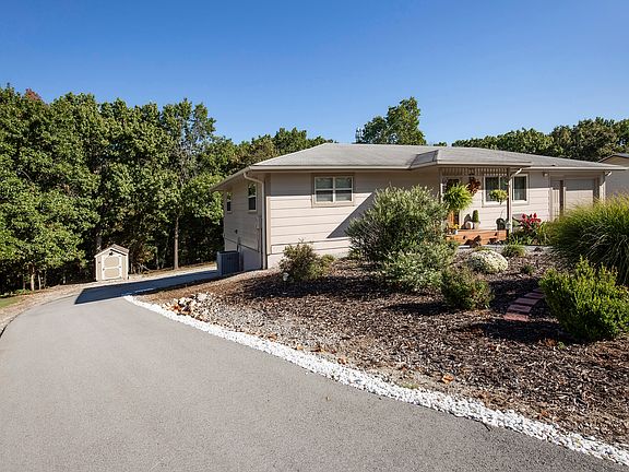 3rd image of 5 Summit Drive