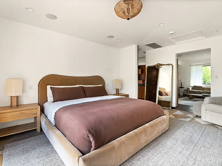 8052 Woodrow Wilson Dr — Photo 4