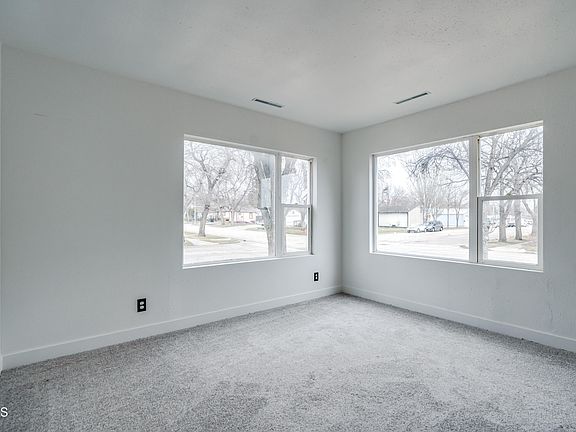 5th image of 222 N 19th St