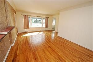 2nd image of 520 Oaklawn Ave