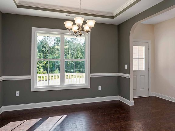 Dining area can also be used as an office
