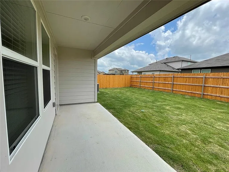 128 Hazel Grv — Photo 18