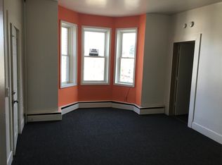 324 Hampden St APT 2L, Holyoke, MA 01040