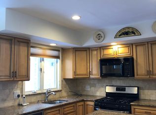 16208 91st St, Jamaica, NY 11414
