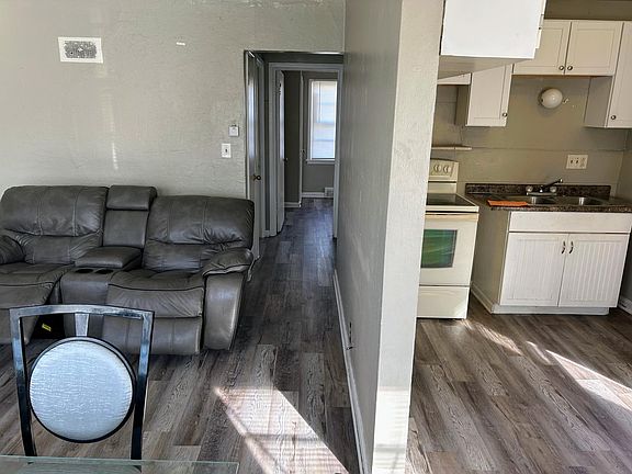 Livingroom, Hallway, & Kitchen Layout