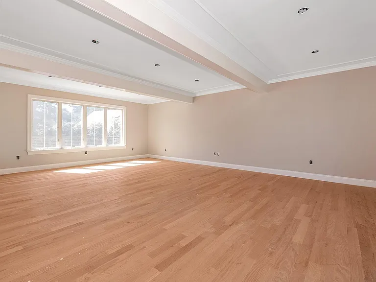 58 Marion Dr — Photo 12