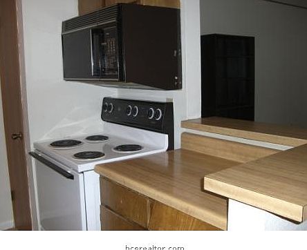 4th image of 904 University Oaks #55