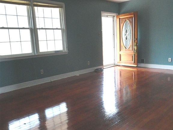 4th image of 142 Bondale Dr