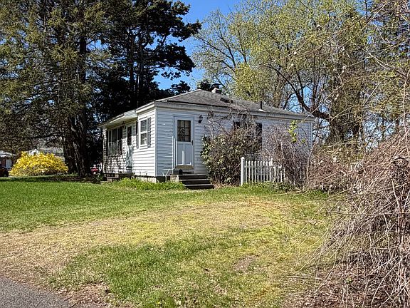 2nd image of 1062 6th St