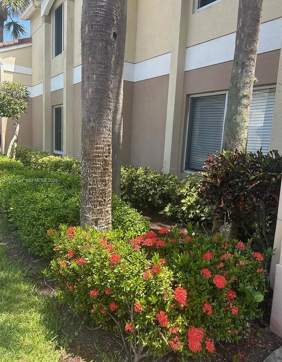 Casablanca Isles Condo — Photo 1