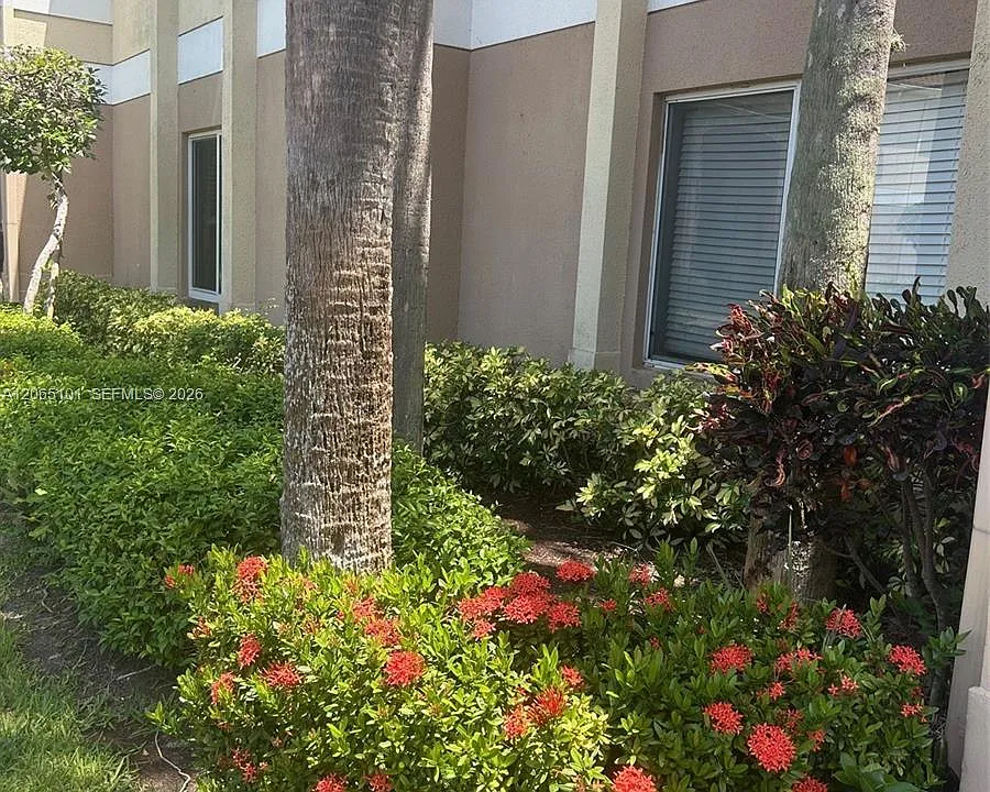 815 W Boynton Beach Blvd #2202