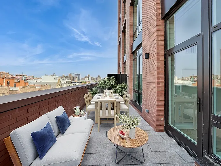 2035 5th Ave #5E — Photo 1