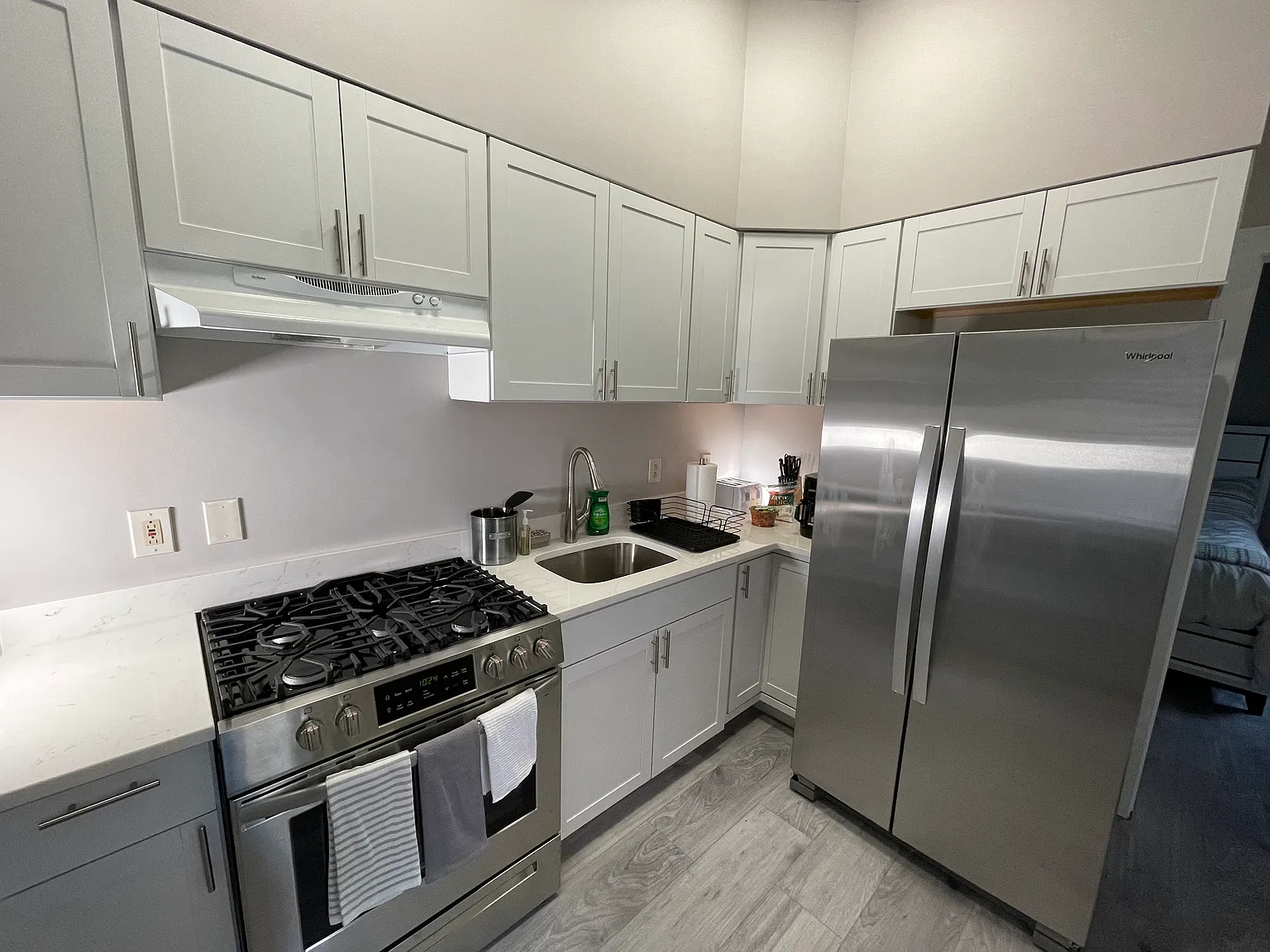 2 bed, 1000 sqft, $1,600 — Photo 1
