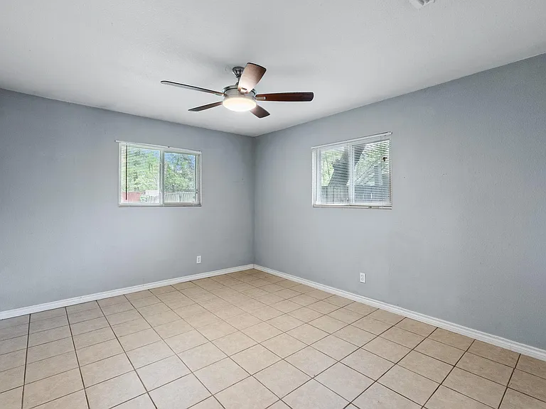 5803 Wellington Dr #B — Photo 7